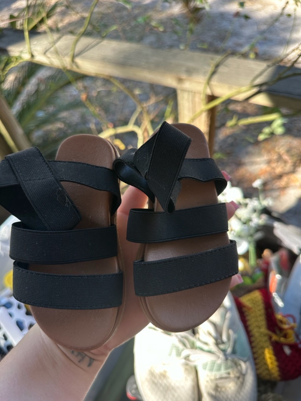Kids Black Strappy Elastic Sandals